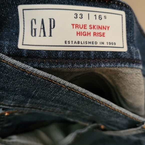 GAP Women's High Rise True Skinny Jean - Picture 4 of 5